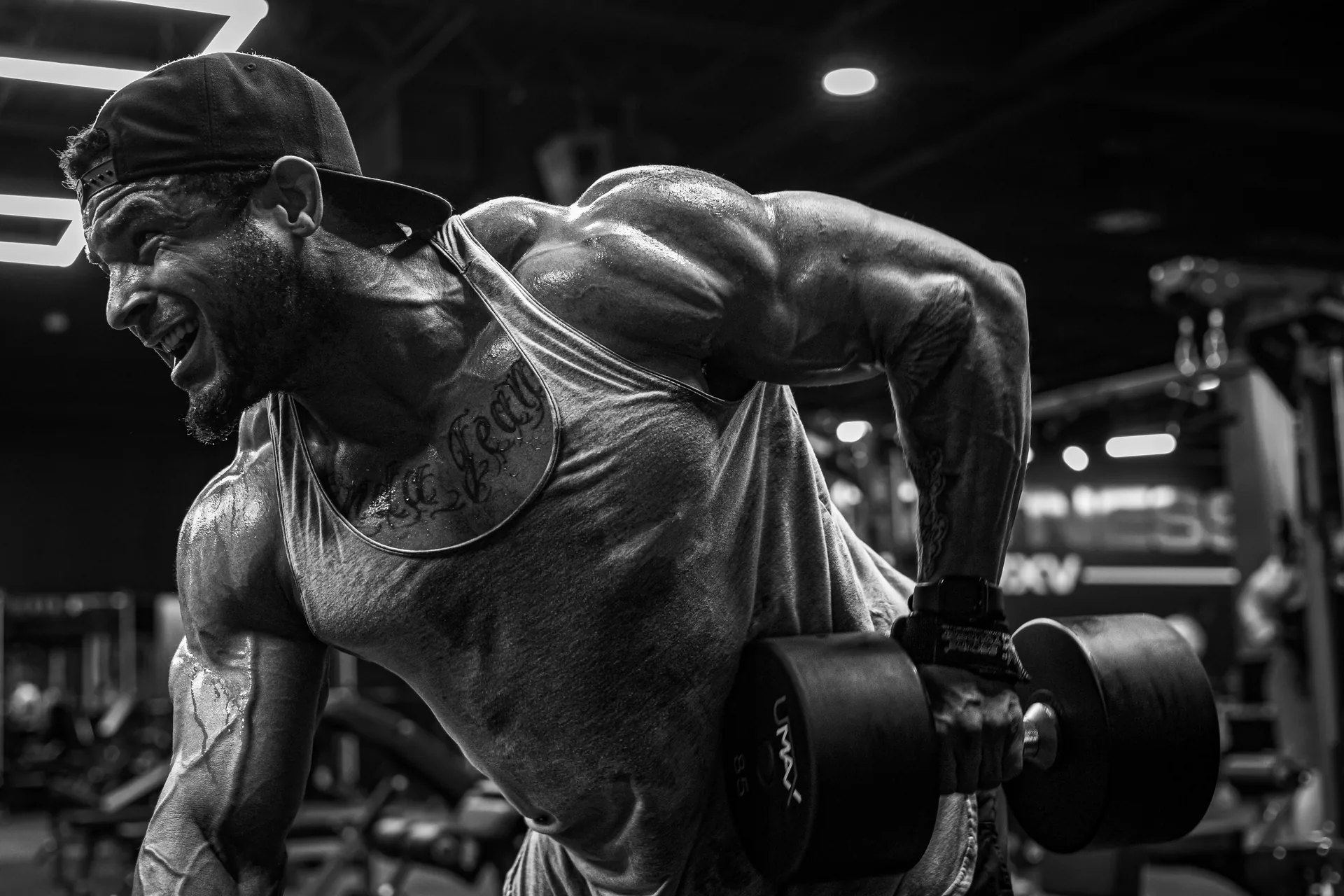 Entrenamiento intenso en el gym